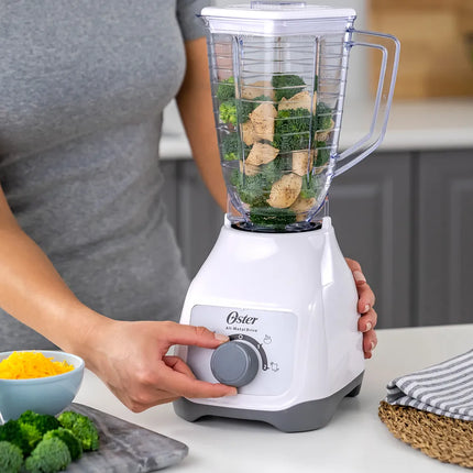 Licuadora Oster BLSTKAP-WRB-013 Kalimán – 2 Velocidades, 400W, Color Blanco con Vaso de Plástico